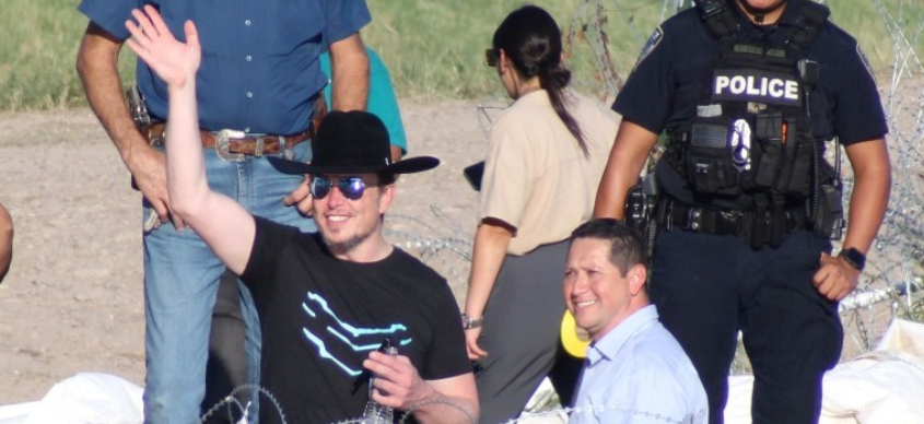 Musk dice ser “extremadamente proinmigrante” durante su visita a la frontera sur de EE.UU. Musk dice ser “extremadamente proinmigrante” durante su visita a la frontera sur de EE.UU.