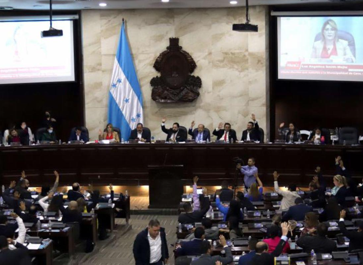Según el exfiscal Edmundo Orellana, diputados imputados por la ley, no deben votar en elección del FG y FA
