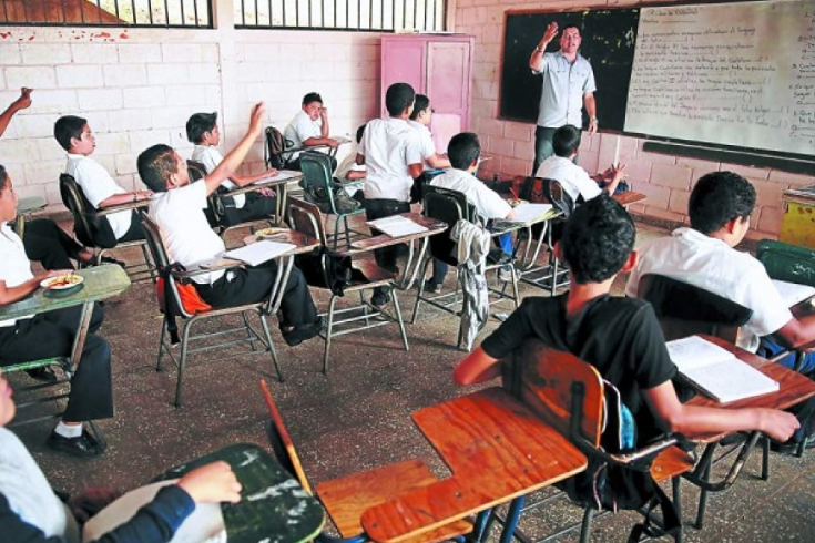 Hijo de la presidenta Castro urge a ministro de Educación a implementar Cátedra Morazánica