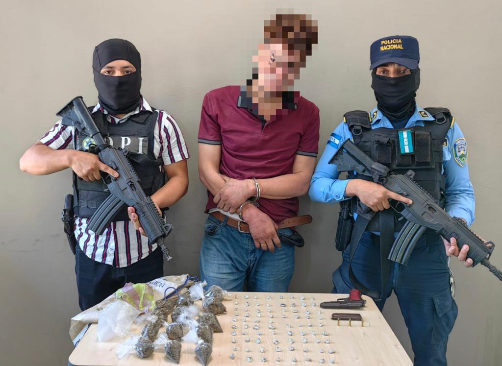 Capturan a alias «El Guasón» por tener dos órdenes judiciales y varias denuncias Capturan a alias «El Guasón» por tener dos órdenes judiciales y varias denuncias