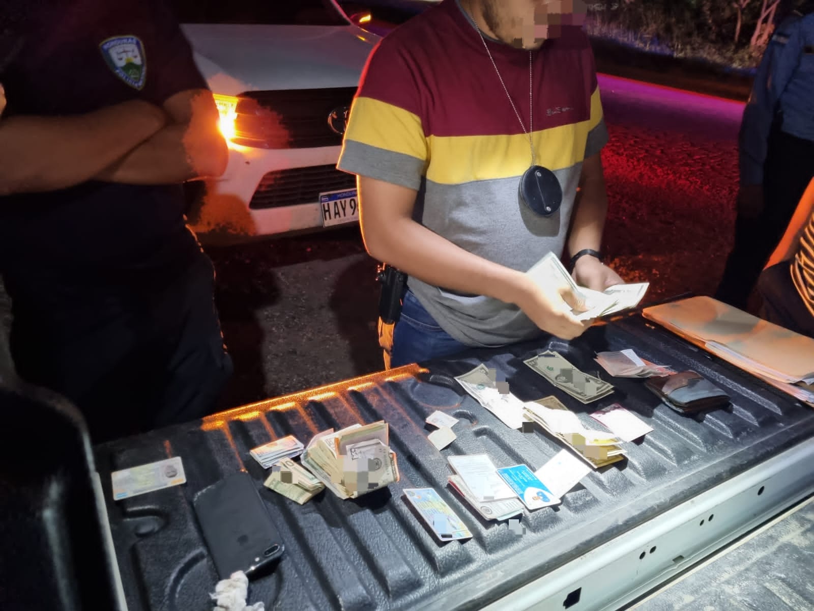 Detienen a cuatro funcionarios policiales por cobros ilegales a migrantes