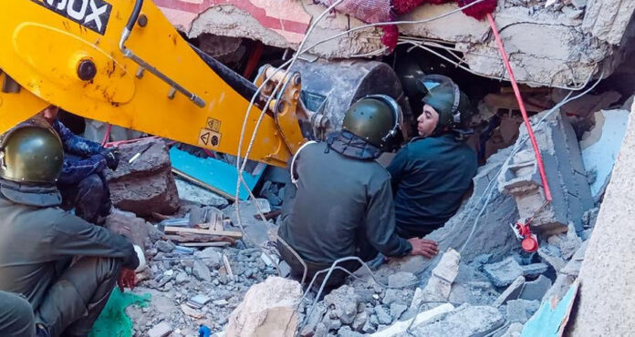Ya suman 1,037 muertos y 1,204 heridos en el terremoto de Marruecos