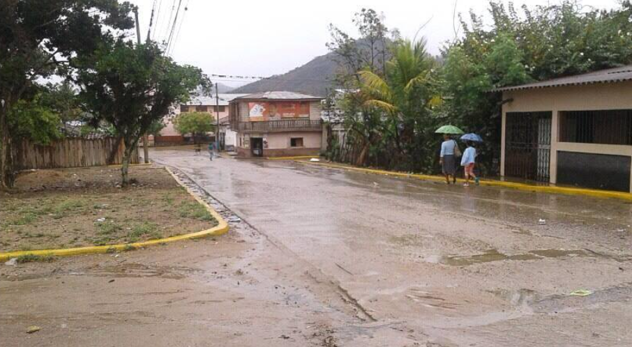 Lluvias mantienen incomunicados a los pobladores de Orica, Francisco Morazán Lluvias mantienen incomunicados a los pobladores de Orica, Francisco Morazán
