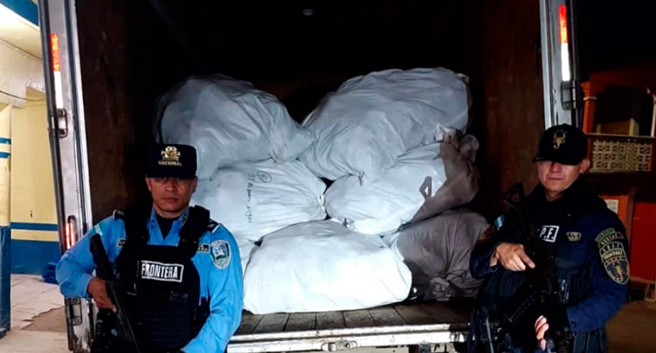 Policía frustra millonario contrabando de calzado en El Paraíso