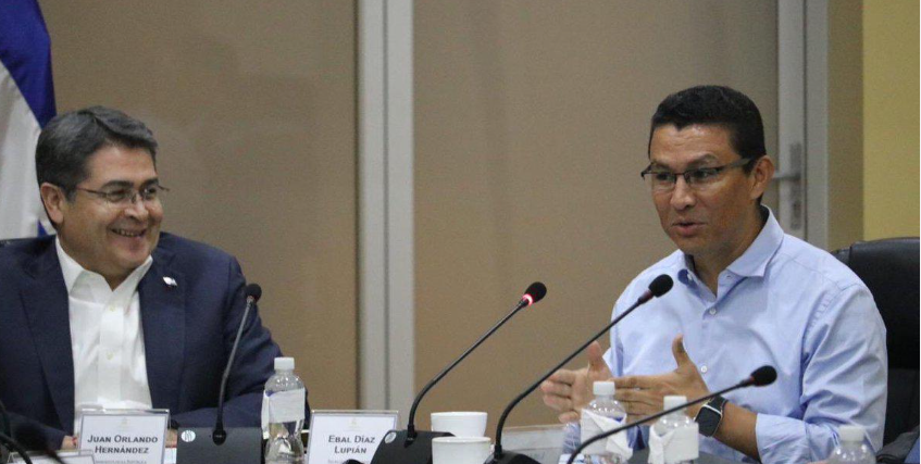 Resurge del anonimato el exministro de la presidencia Ebal Díaz, con motivo del natalicio del Expresidente Juan Orlando Hernández