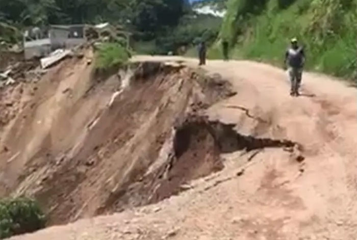 A punto de quedar incomunicados municipios y comunidades de Comayagua