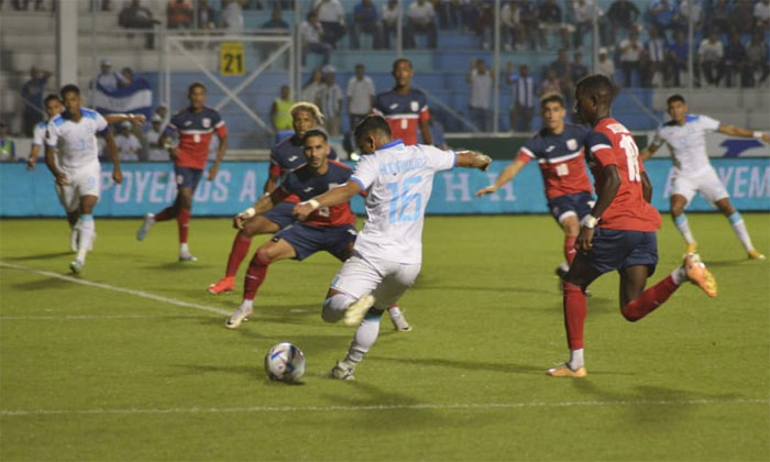 Honduras goleó 4-0 a Cuba Honduras goleó 4-0 a Cuba