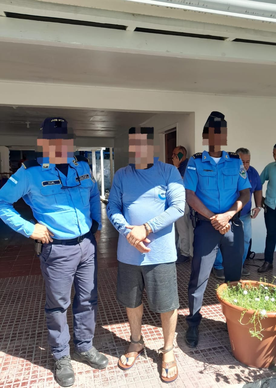 Guatemalteco es detenido por el delito de violación en perjuicio de una joven de 20 años en Roatán