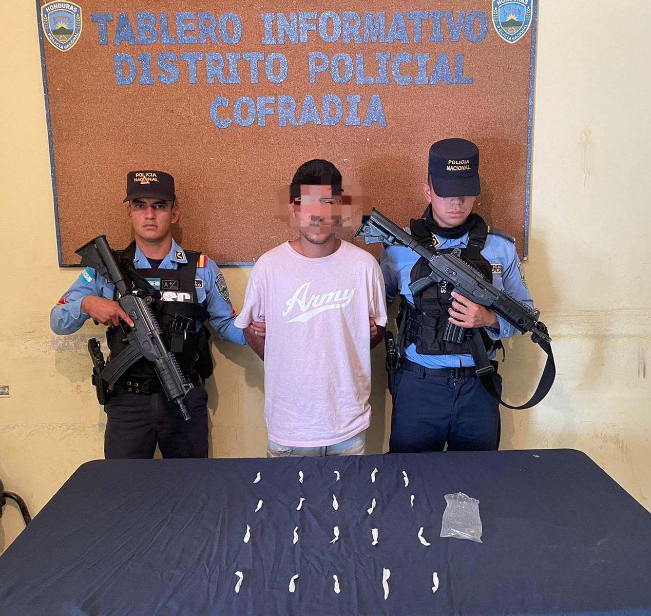 Agentes policiales detiene a alias “El Chele” por tráfico de drogas en Cofradía, Cortés