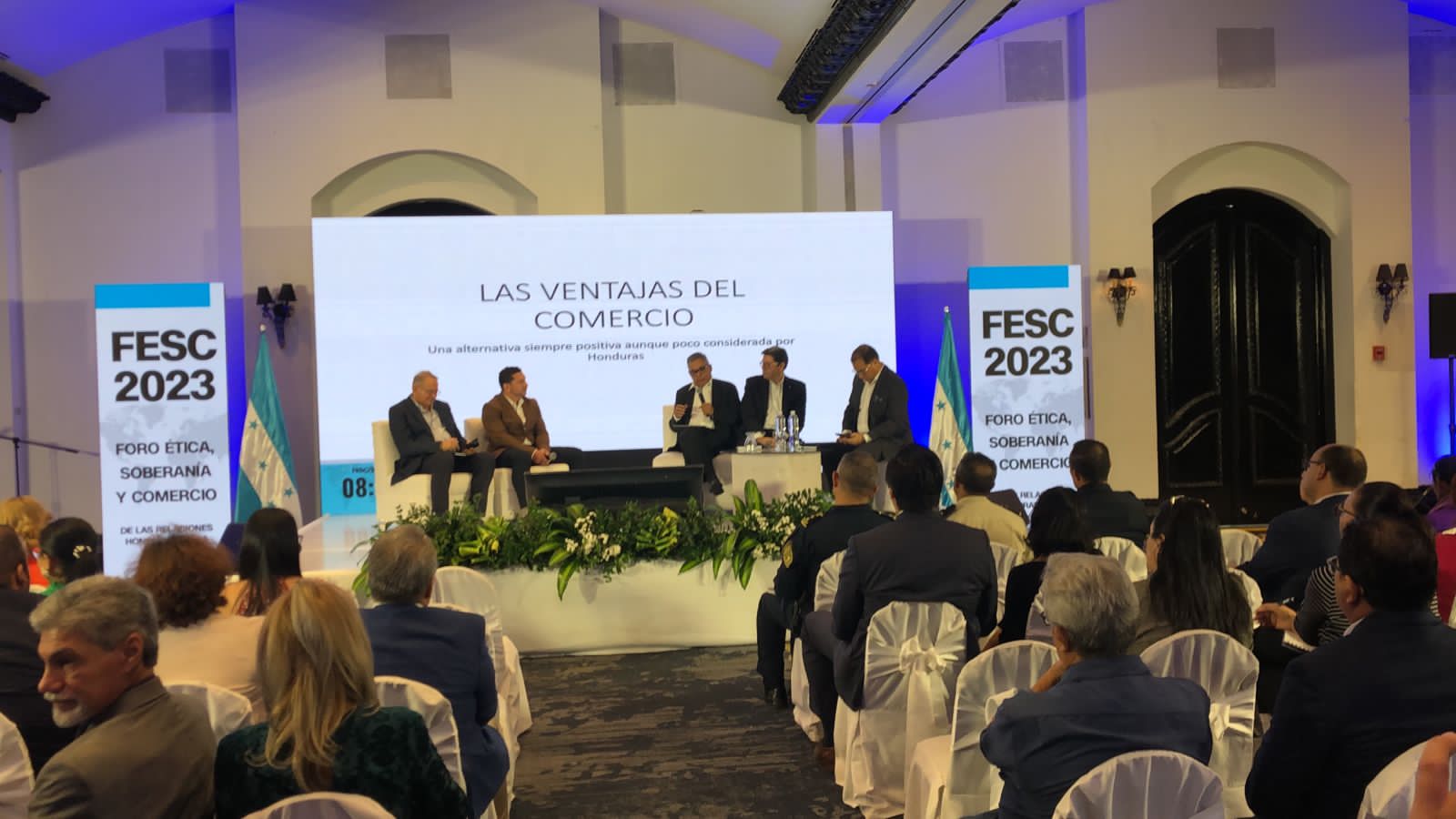 “Es evidente la falta de transparencia de las relaciones entre Honduras y China” advierten especialistas en Foro FESC-2023 “Es evidente la falta de transparencia de las relaciones entre Honduras y China” advierten especialistas en Foro FESC-2023