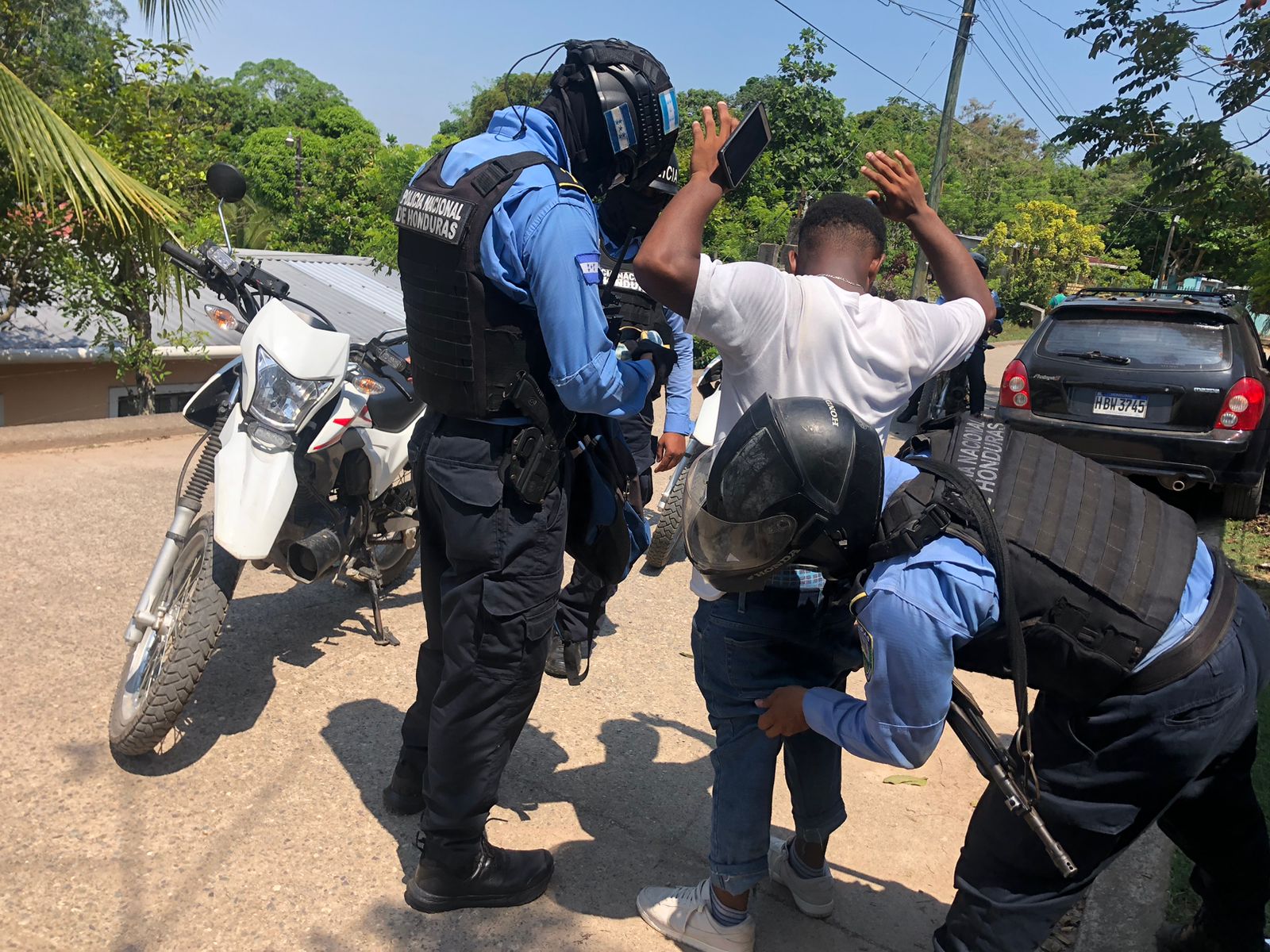 Sábado con extensos operativos de la UDEP-1 para contrarrestar la delincuencia en Atlántida Sábado con extensos operativos de la UDEP-1 para contrarrestar la delincuencia en Atlántida