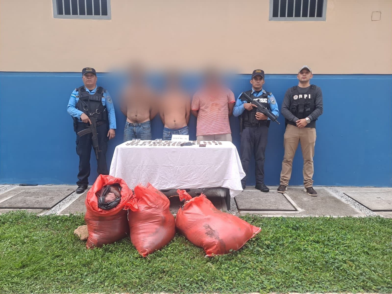 Tres integrantes de una banda delictiva dedicada a cometer diversos ilícitos son capturados por agentes de la UDEP #16