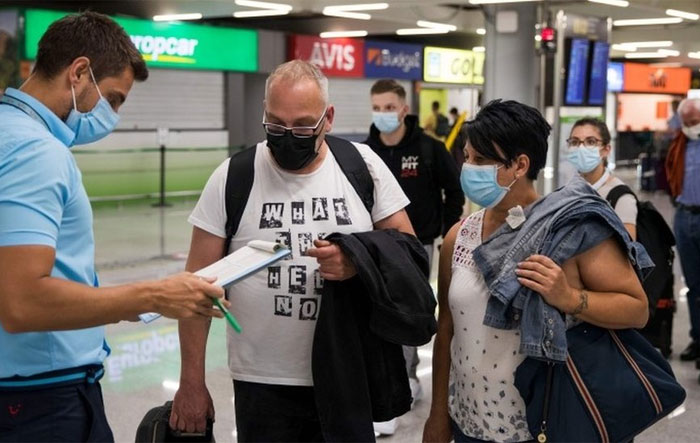 Los vuelos de evacuación a España incluyen a hondureños