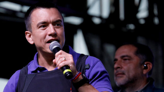 Al 10 % del escrutinio, Noboa obtiene el 51.47 % de los votos y González logra el 48.53 %