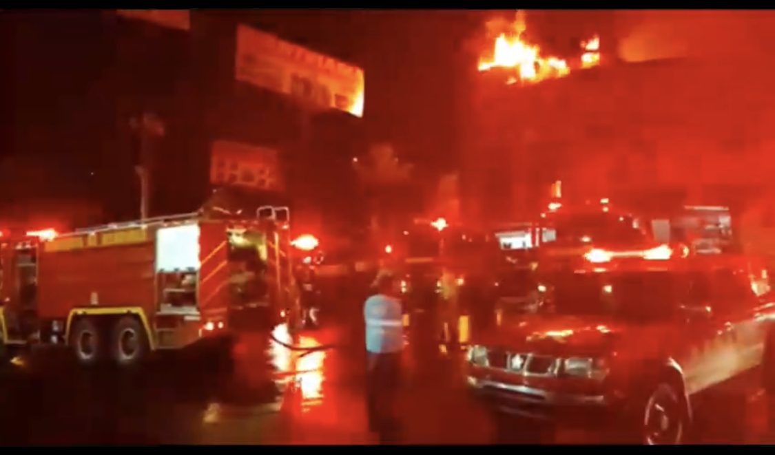 Voraz incendio arrasa con bodega de llantas en colonia Hato de Enmedio