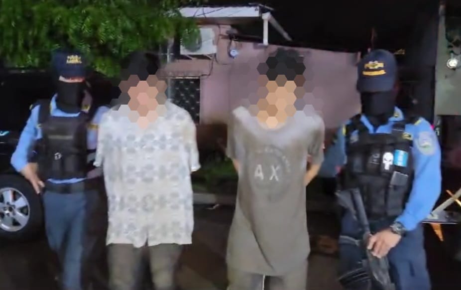 Agentes de la UMEP-7 detienen a dos presuntos gatilleros de la MS-13 en San Pedro Sula Agentes de la UMEP-7 detienen a dos presuntos gatilleros de la MS-13 en San Pedro Sula