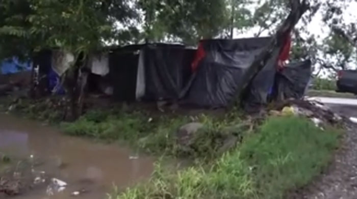 Familias abandonan sus hogares debido a las lluvias en Cortés