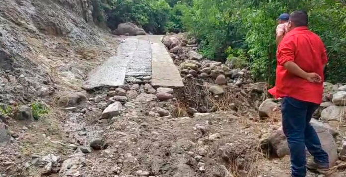 20 comunidades incomunicadas por las lluvias en Apacilagua, Choluteca 20 comunidades incomunicadas por las lluvias en Apacilagua, Choluteca