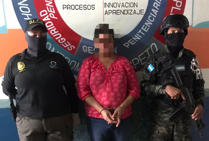 Mujer es detenida por querer ingresar marihuana a cárcel de Juticalpa