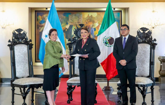 Seis nuevos embajadores presentan credenciales en Honduras Seis nuevos embajadores presentan credenciales en Honduras