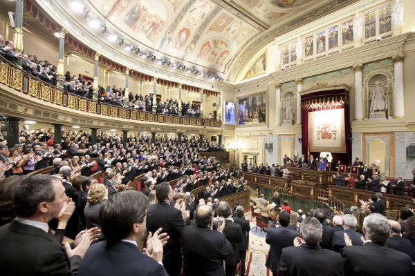 El Parlamento español admite la ley de amnistía a independentistas para su tramitación