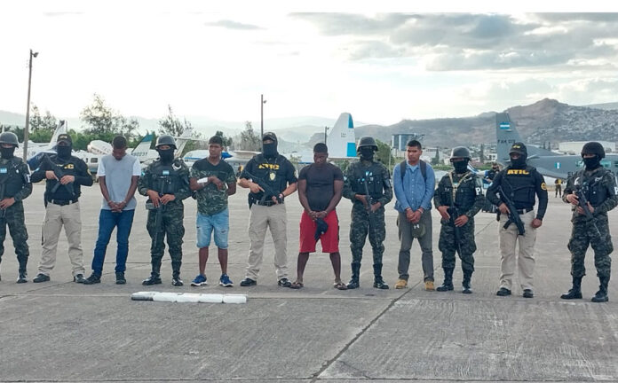 Tres hombres son condenados a 11 años por tráfico de cocaína