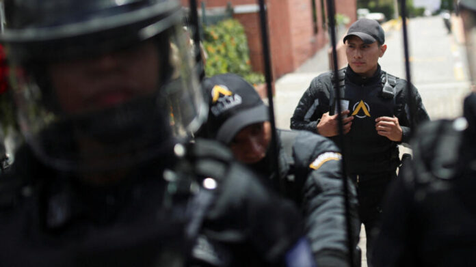 Los militares de Ecuador tienen la potestad de «neutralizar» a enemigos