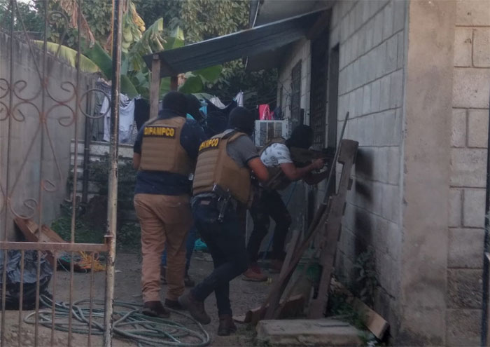 En Copán y Valle de Sula, realizan saturaciones y allanamientos en busca de miembros de maras y pandillas En Copán y Valle de Sula, realizan saturaciones y allanamientos en busca de miembros de maras y pandillas