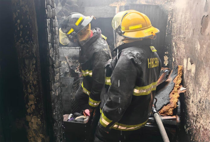 Familia muere tras incendiarse su vivienda Familia muere tras incendiarse su vivienda