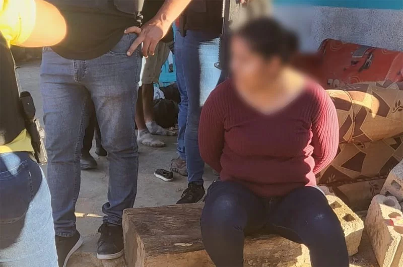Detención judicial a personas acusadas de crimen contra un agente policial