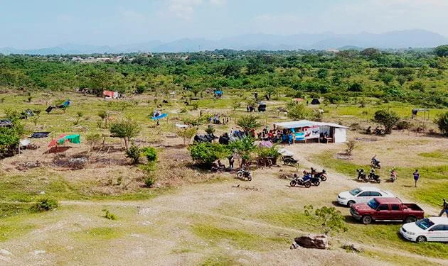 Invasores se defienden con fuego ante orden de desalojo en colonia Mel Zelaya