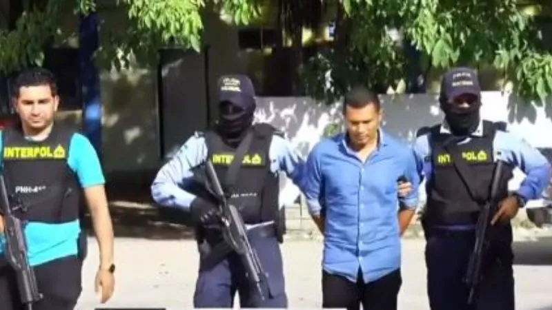 Detienen a hombre por pornografía infantil Detienen a hombre por pornografía infantil