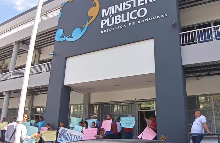 Líderes comunitarios de Tocoa prominería se reúnen con Fiscal General para denunciar muertes violentas que están impunes