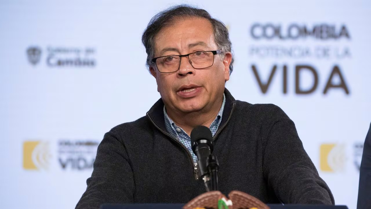 Petro afirma que “no hay izquierda cobarde” en respuesta a declaraciones de Maduro