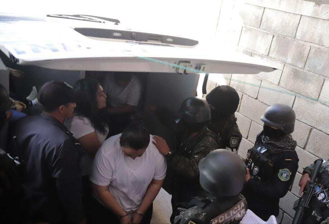 Juez dicta auto de apertura a juicio para ocho personas por muerte de reclusas en PNFAS