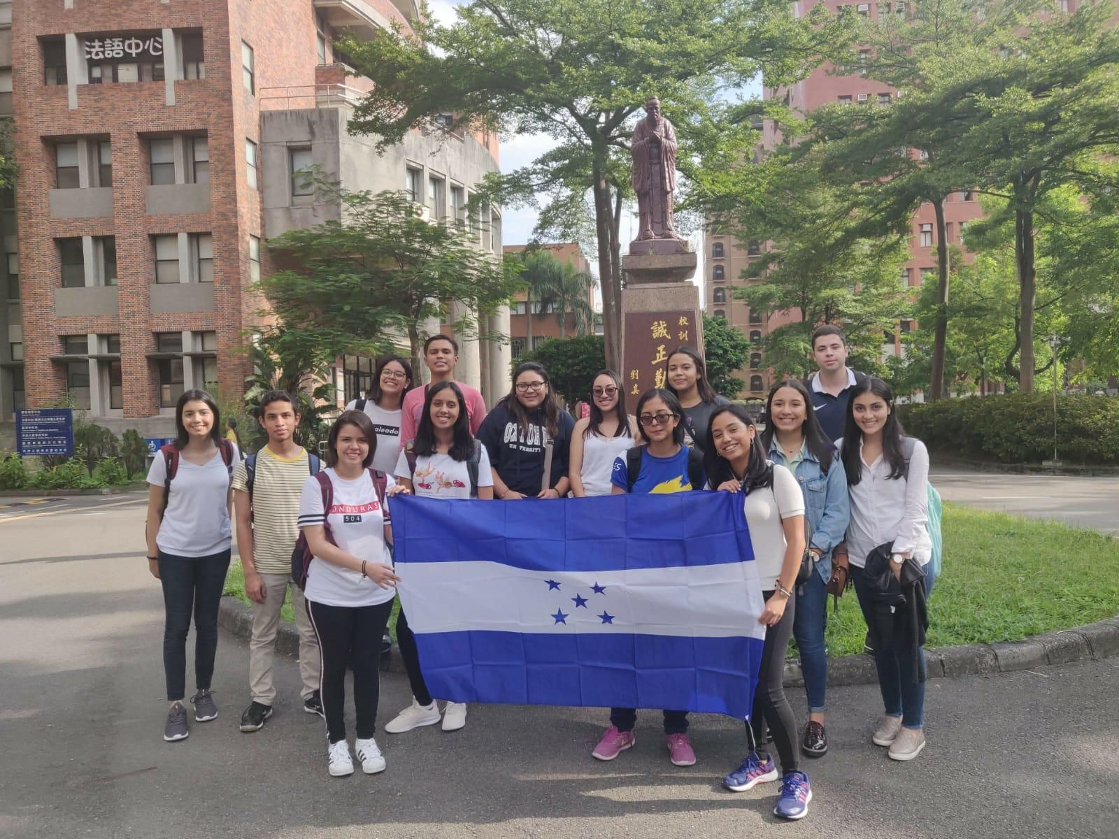 Estudiantes en Taiwán agradecen el pago de sus becas Estudiantes en Taiwán agradecen el pago de sus becas