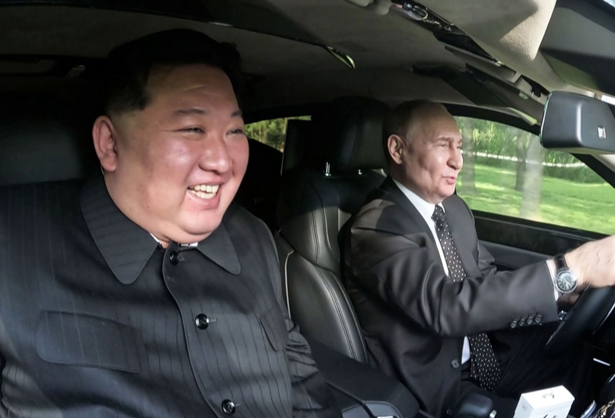 Putin regala un coche a Kim Jong-un y le hace de chófer