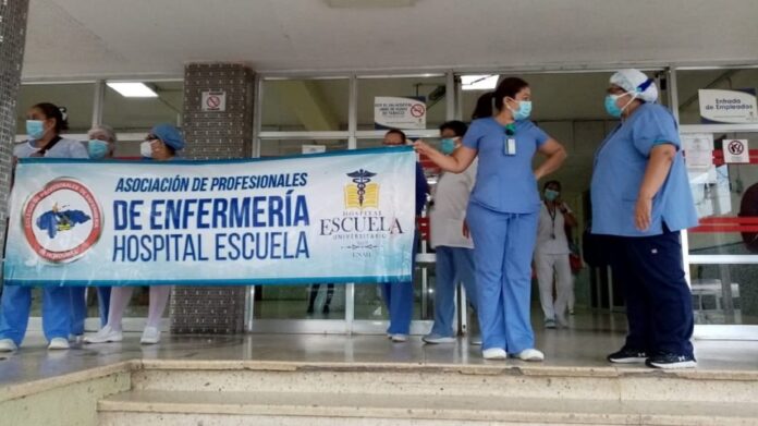Por no contar con censo político 70 enfermeras son despedidas en el Hospital Escuela