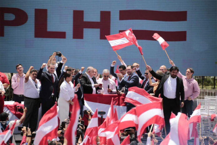 Autoridades del Partido Liberal de Honduras, juramentan a Jorge Cálix como liberal