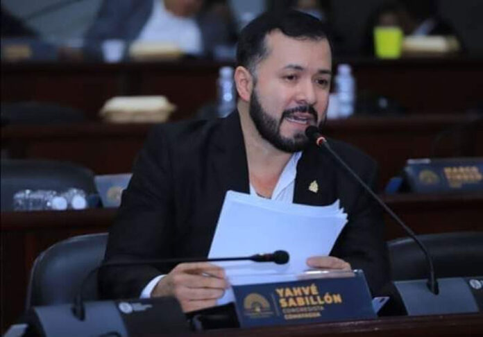 Nuevos diputados liberales reprochan usurpación de curules en el CN