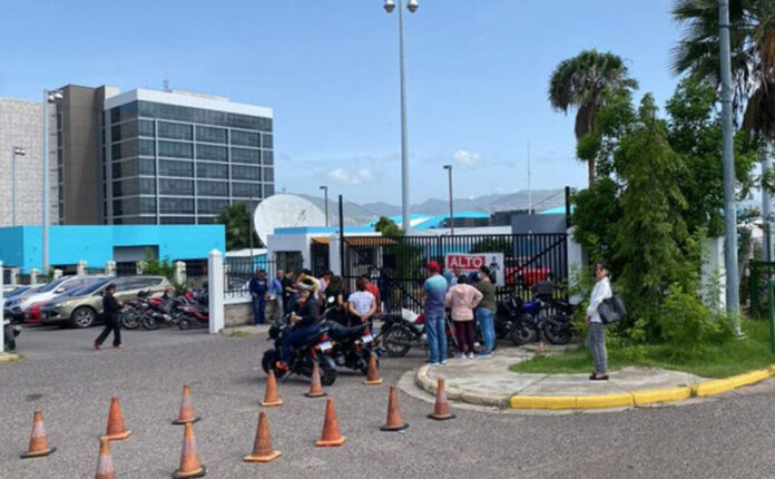 Colectivos de LIBRE se toman la Secretaría de Transparencia