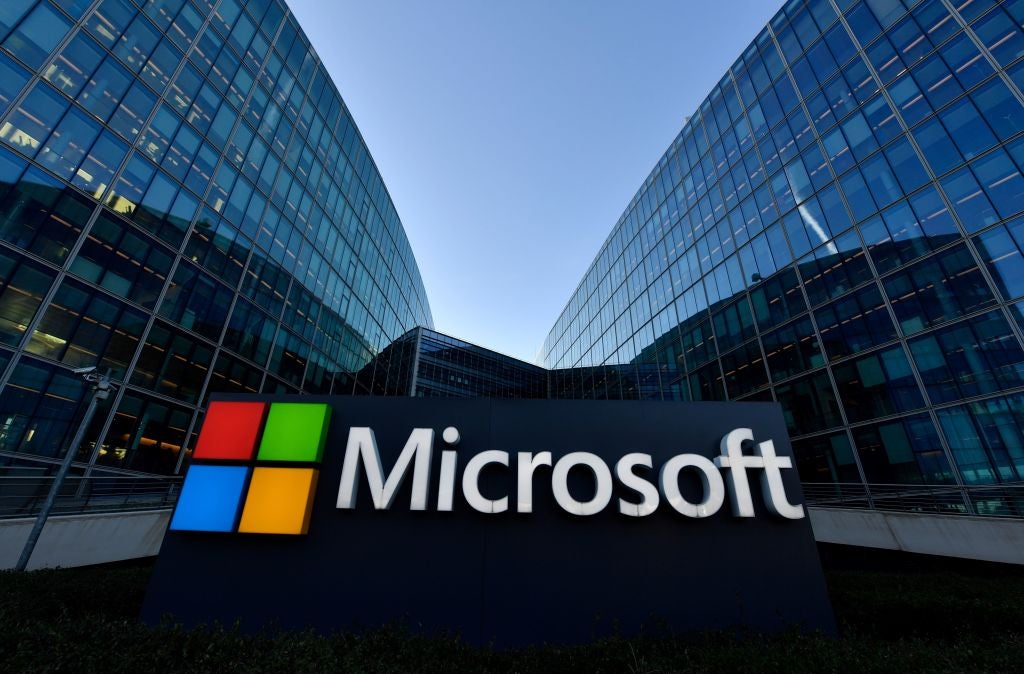 Fallo de Microsoft desata caos e incidencias en el sector aéreo, financiero y sanitario a nivel mundial
