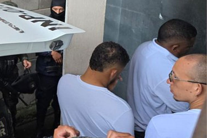 Tres colombianos y dos hondureños detenidos con 4.1 toneladas de cocaína están en audiencia inicial