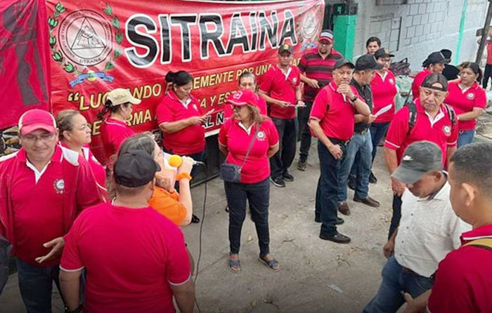 Empleados del INA siguen en protesta