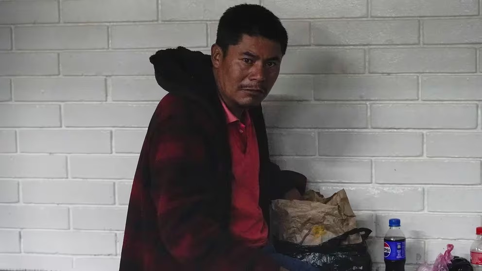 Tras la muerte de 53 migrantes dentro de un tráiler, un guatemalteco fue acusado en EEUU de tráfico de personas.