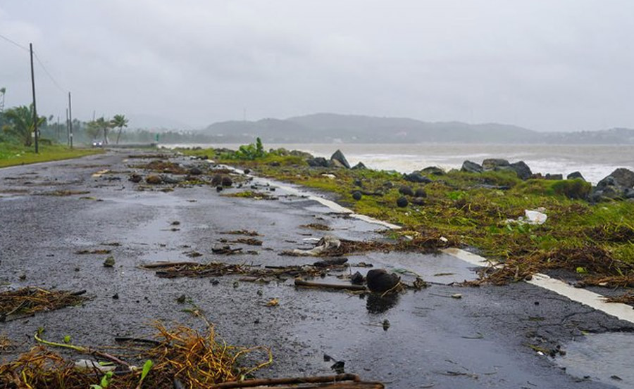 Ernesto alcanza categoría de huracán al norte de Puerto Rico.