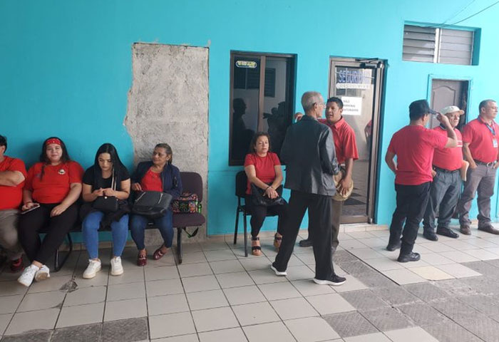 Sueldos atrasados y aumentos, exige mediante paro el sindicato del SANAA