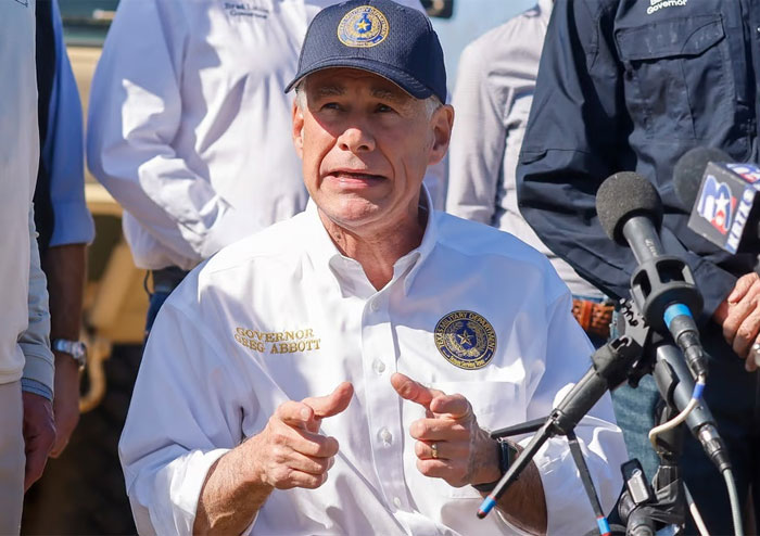 Texas ordena a hospitales informar del costo de los cuidados a migrantes