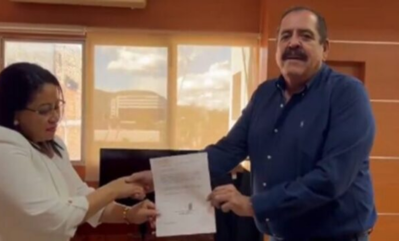 Carlos Zelaya comunica su renuncia irrevocable al cargo de diputado ante el CNE