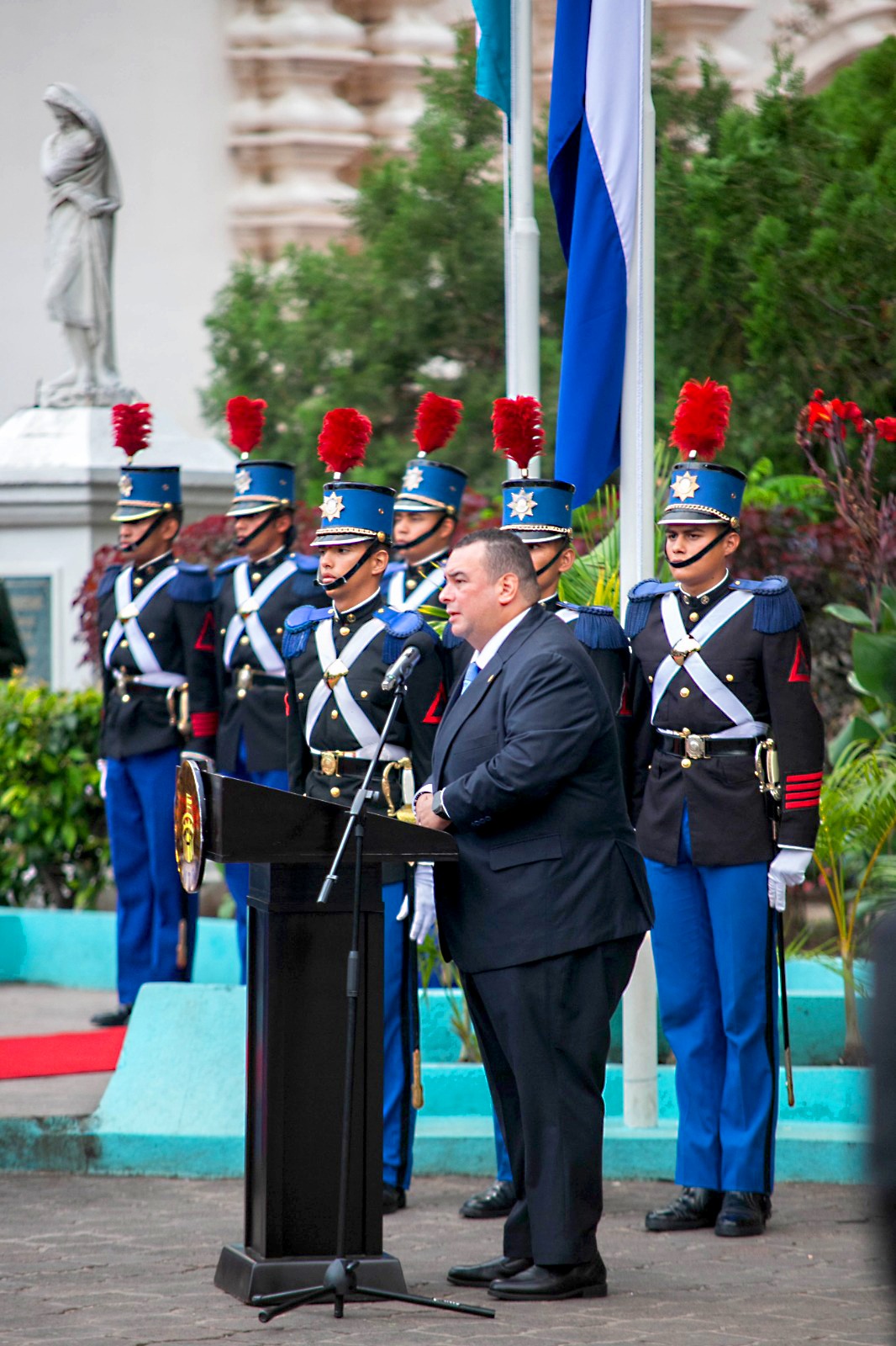 Iniciaron los desfiles patrios en el país